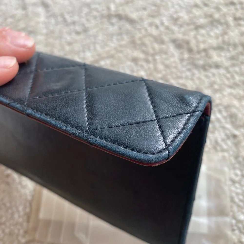 Vintage CHANEL Black Quilted Wallet with Gold Logo - Picture 16 of 16